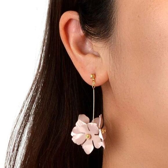 Elegant Gold and Pink Floral Earrings - Picture 1 of 4